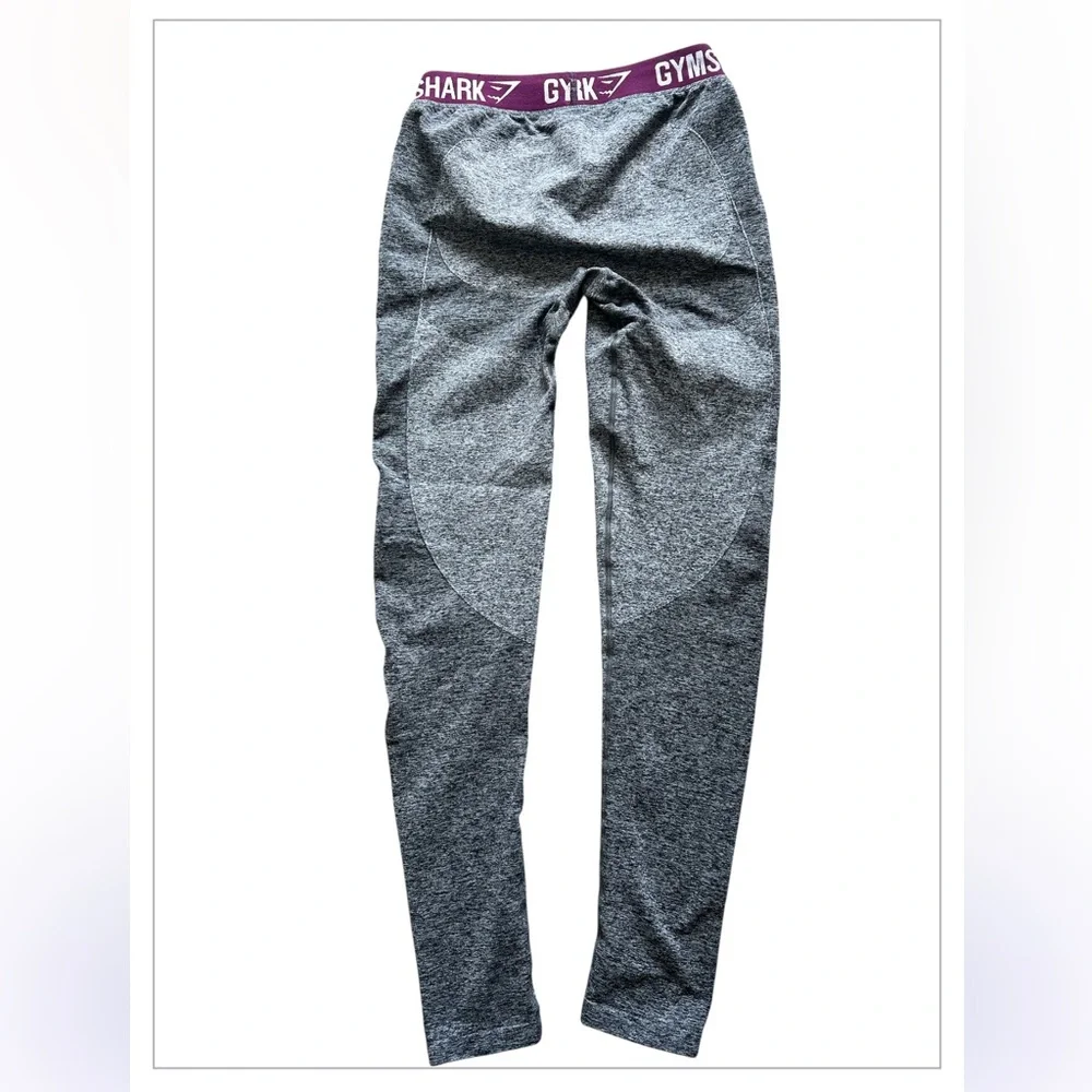 Gymshark‎ Seamless Compression Leggings Gray Marled Purple Waistband Size M
